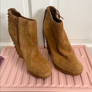 Giani Bernini Brown Suede Ankle Booties